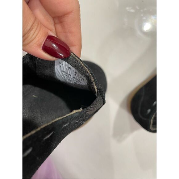 NWOB Hush Puppies Slip On suede shoes size 6 - Picture 5 of 6